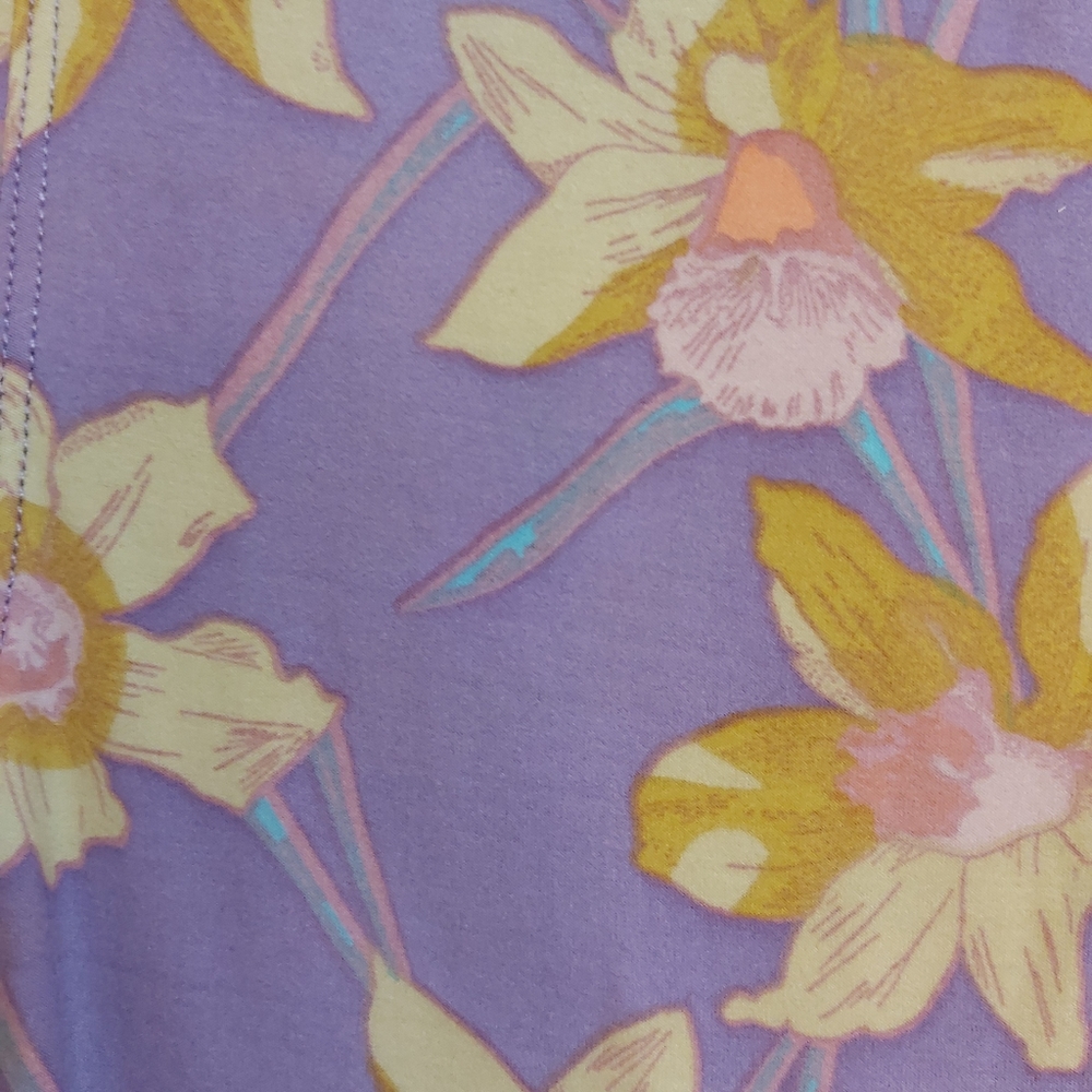 Kid Lularoe leggings L/XL daffodils Lilac Gold